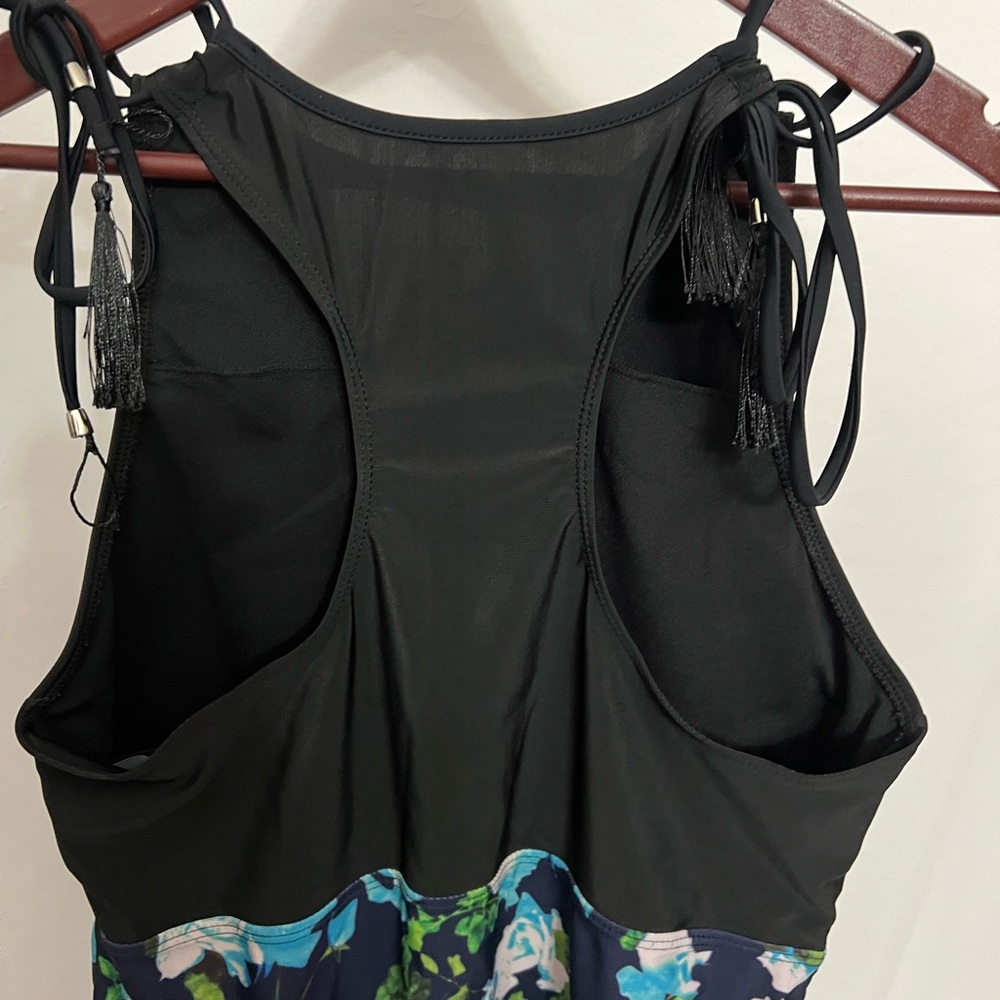 Plus size One Piece - Picture 4 of 5